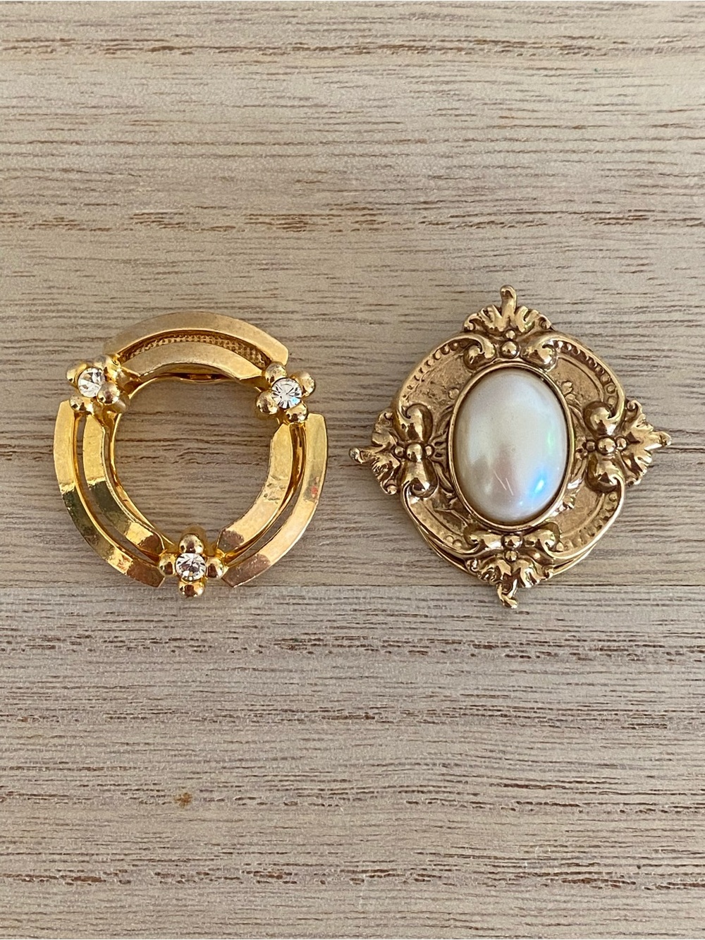 Vintage Gold Tone Scarf Clips - Set of 2
